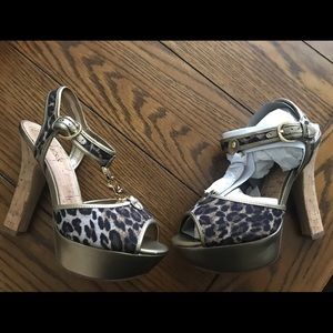 Guess Animal Print Platform Pump 8.5